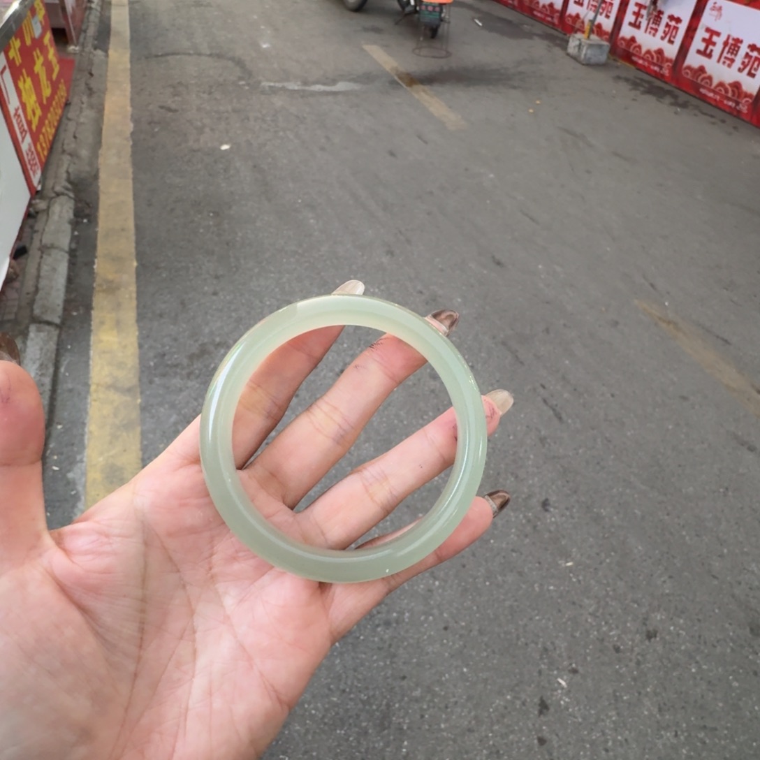 石英质玉未镶嵌手镯