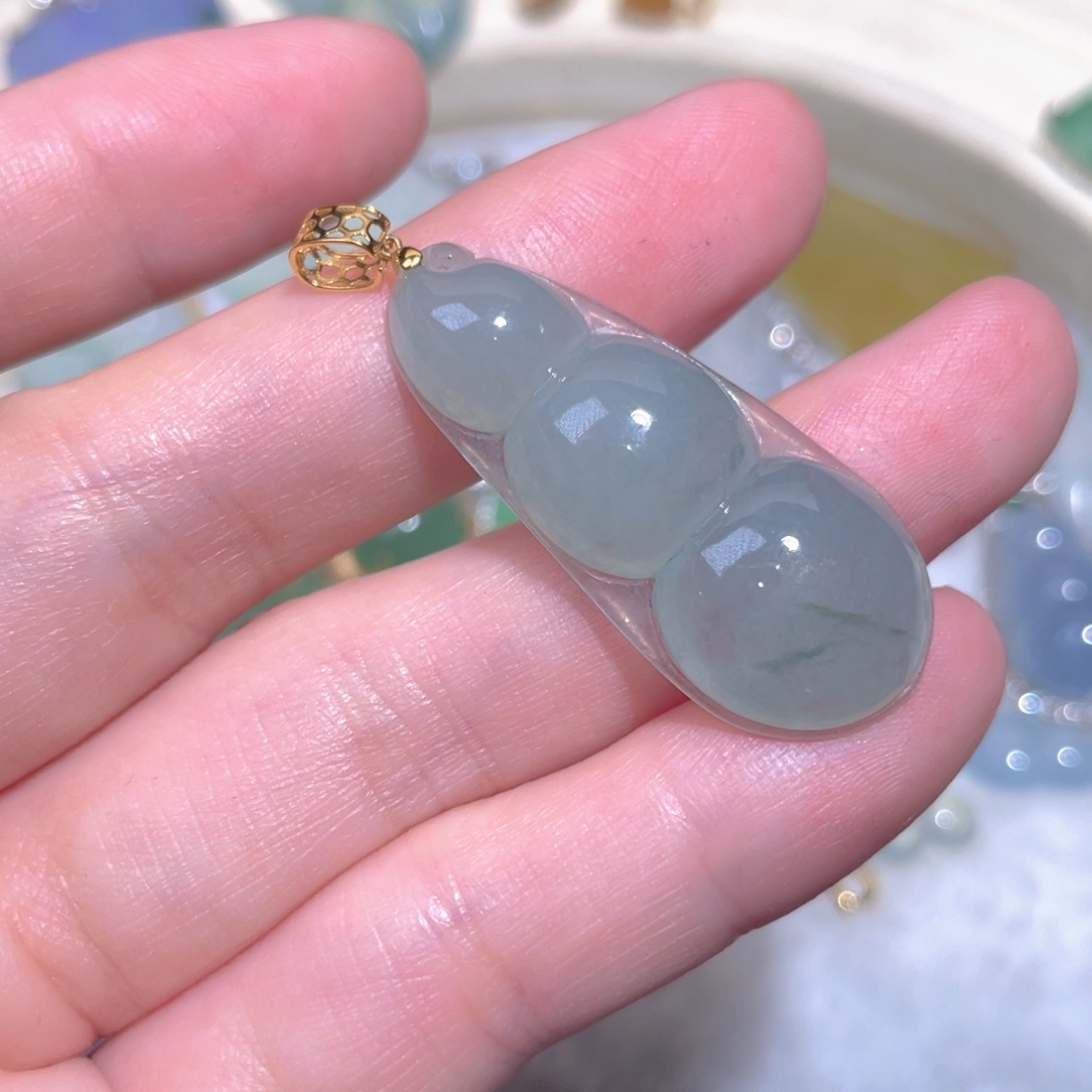 翡翠18K金镶嵌颈饰翡翠