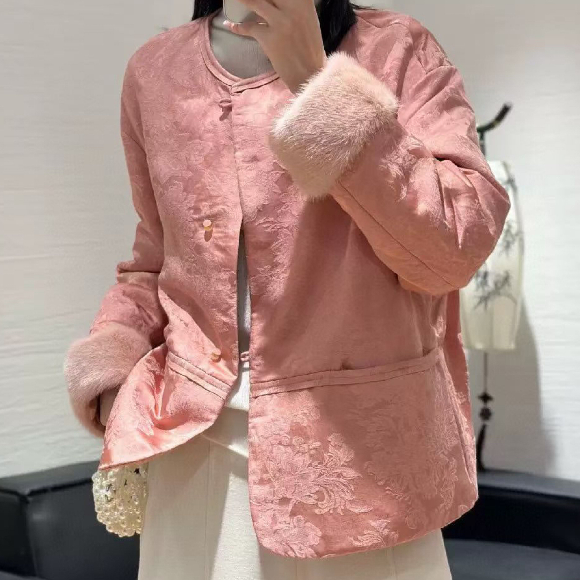 深圳Xu.q【琥珀冰晨】冬季加棉新中式提花真丝拆卸兔毛袖口棉衣棉服