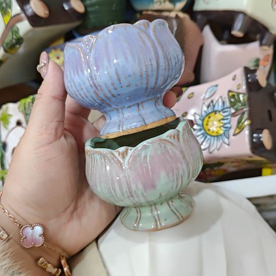 当场凑满15发货，不凑不发，花盆盆口不方不圆有针孔黑点矿点是正常