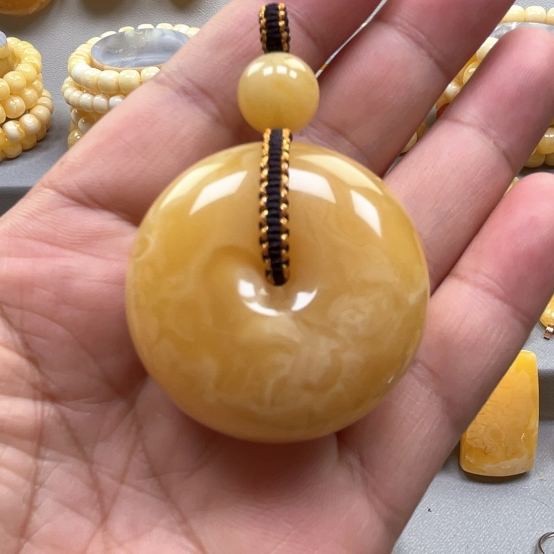 琥珀颈饰未镶嵌吊坠