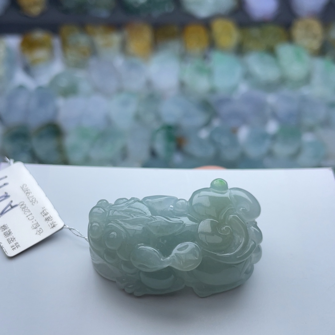 翡翠颈饰未镶嵌貔貅