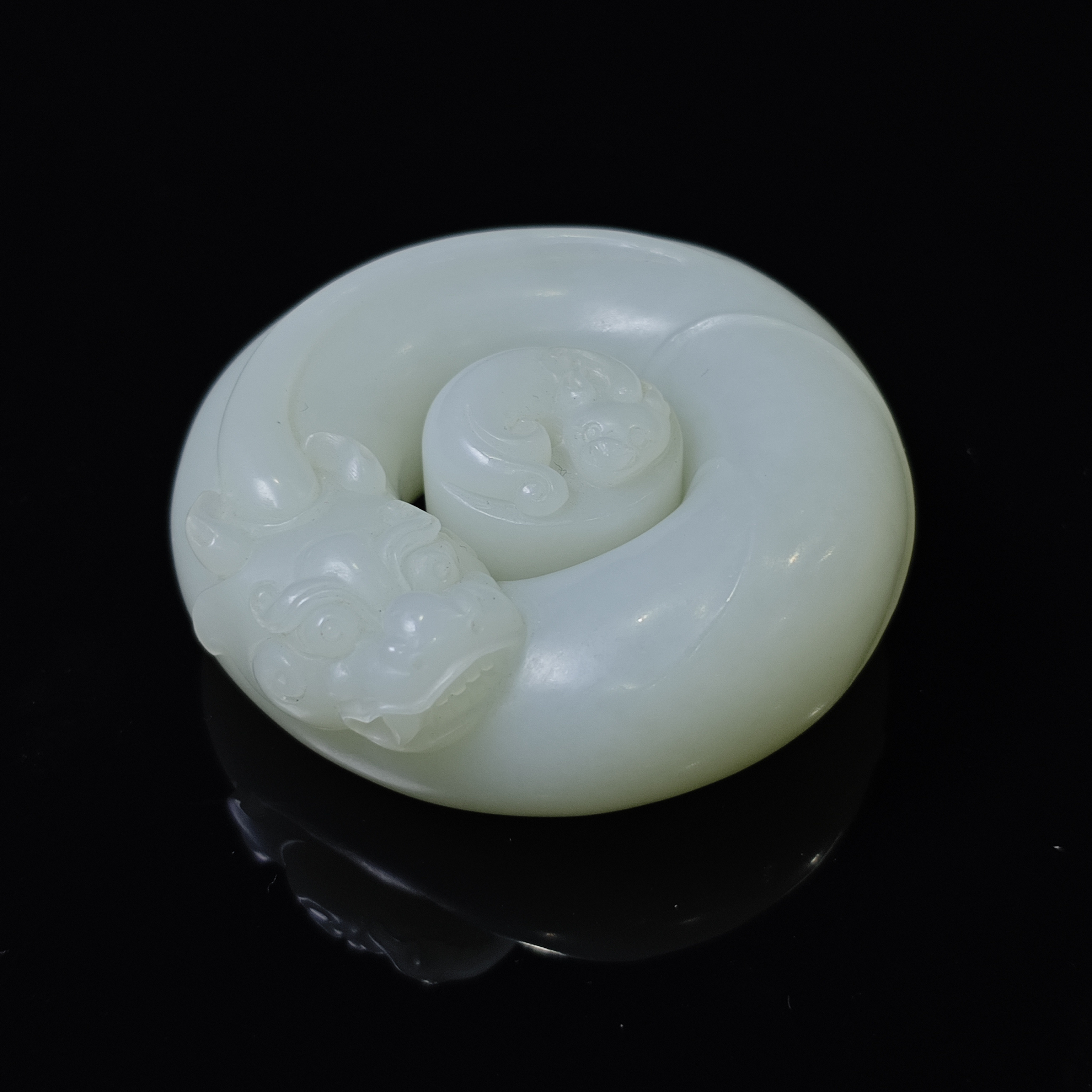 712626 和田玉白玉子母龙佩