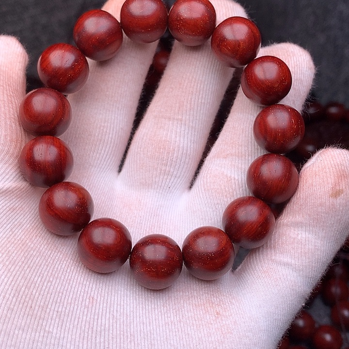 吊坠檀香紫檀（小叶紫檀）1.5顶泥满金星