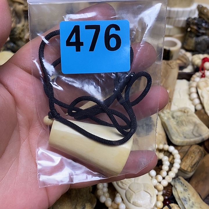 z****n天然猛犸牙雕刻品