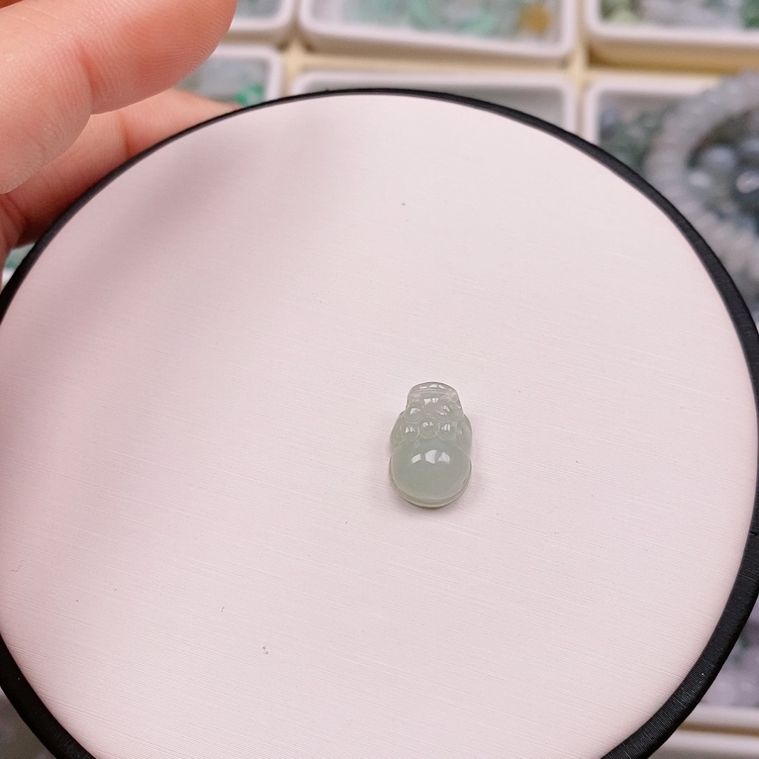 翡翠未镶嵌吊坠(不含链)以****?