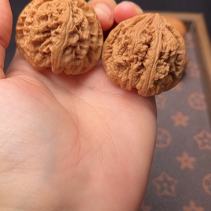 把件文玩核桃三角粗筋