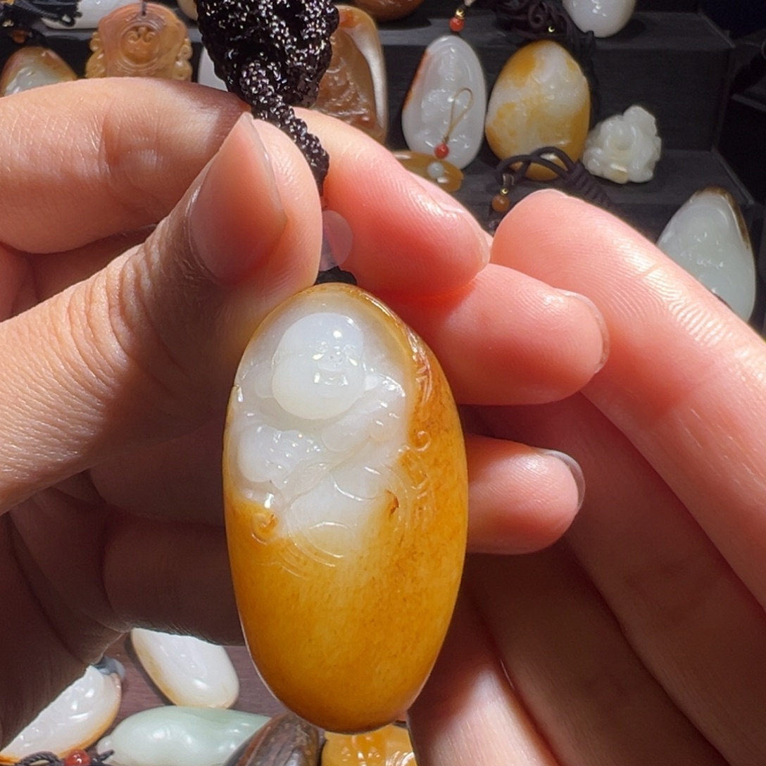 青***松和田玉未镶嵌颈饰