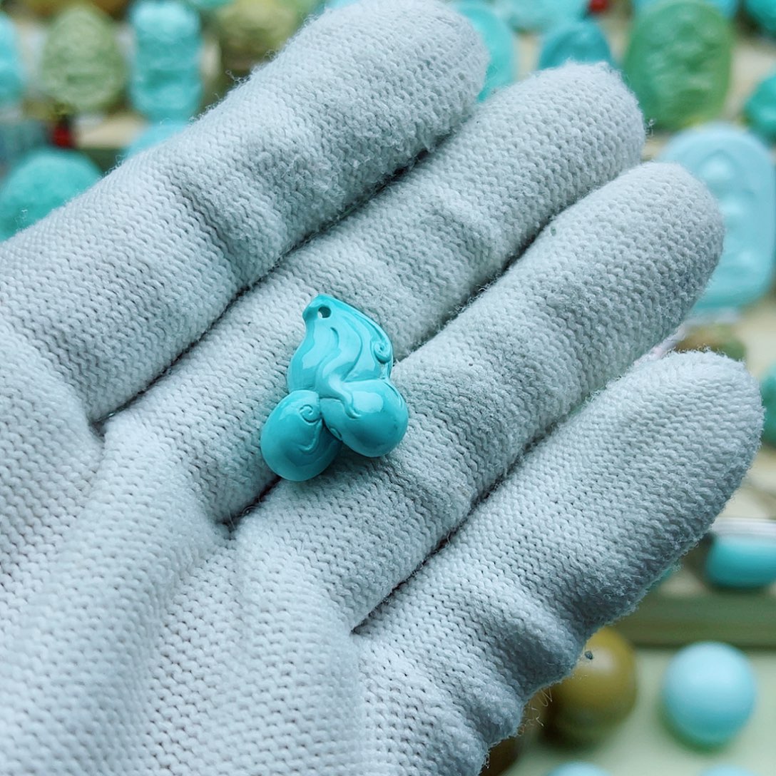 绿松石未镶嵌珠宝奇石