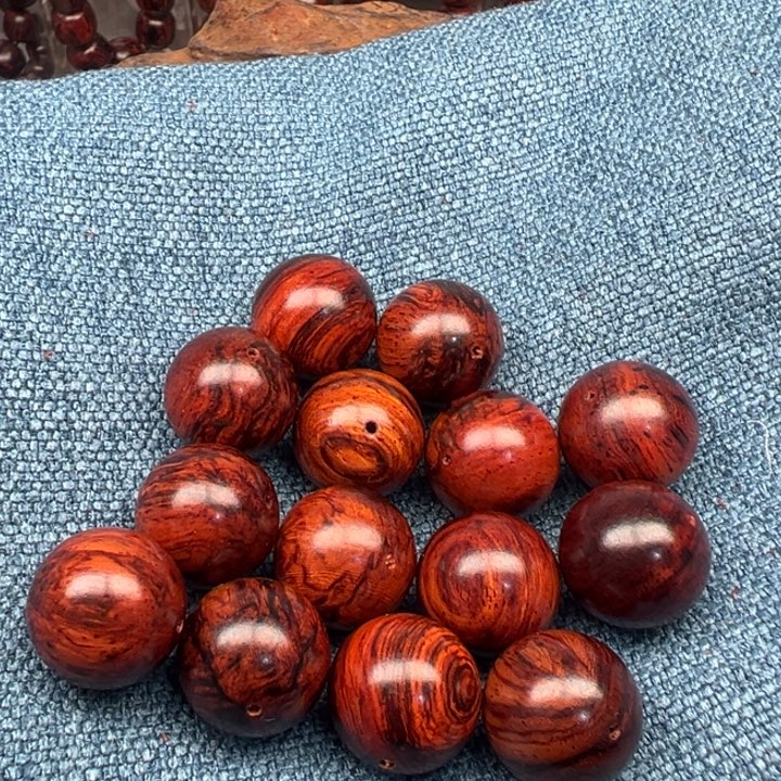 H***｜木海南红降1.8散珠（瑕疵）