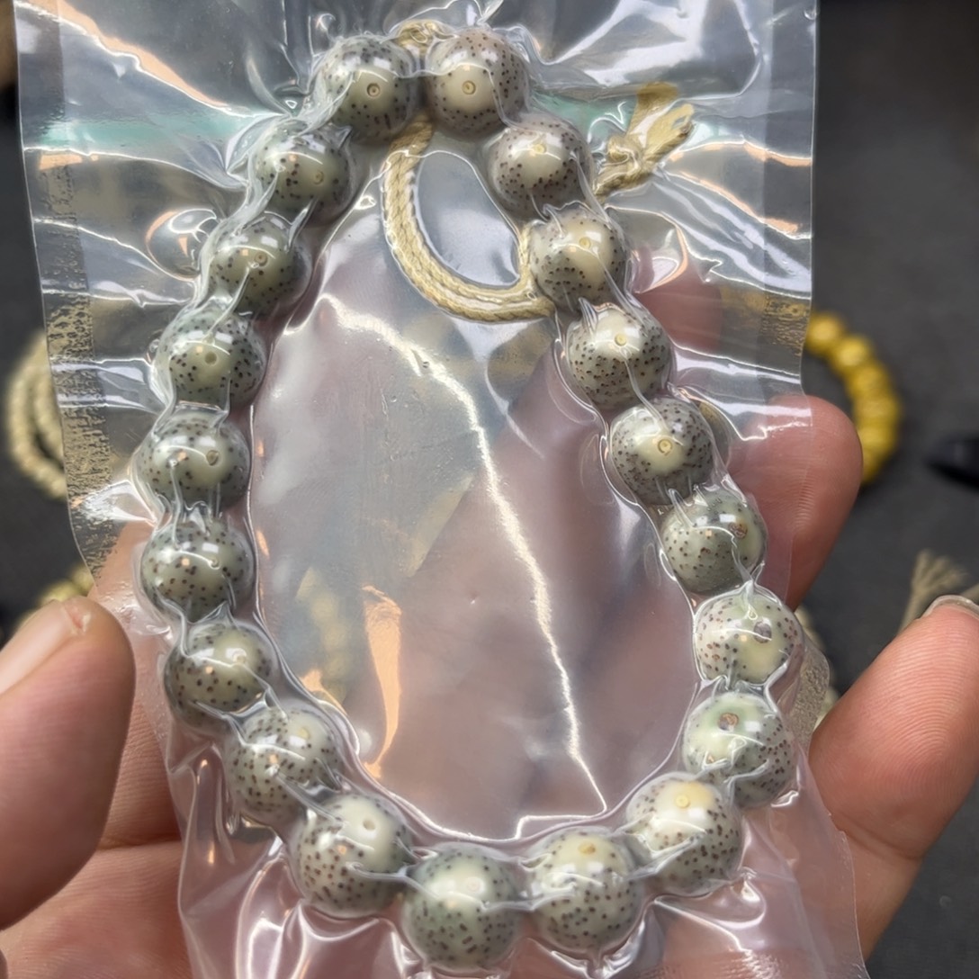 ***星月菩提手串12圆 手持 大眼睛 