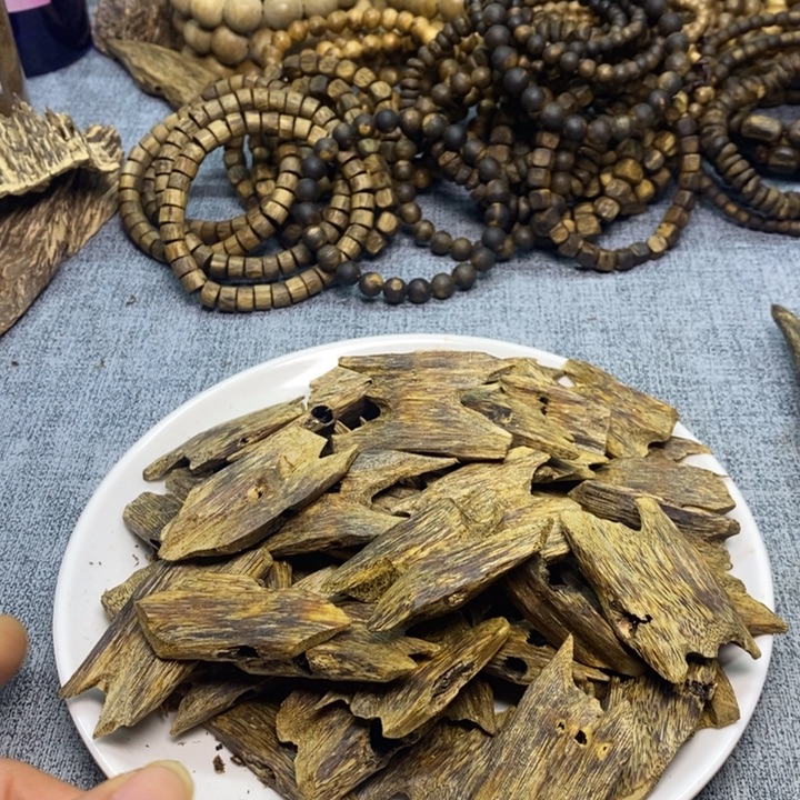 摆件沉香乌身圆叶熏香块30克