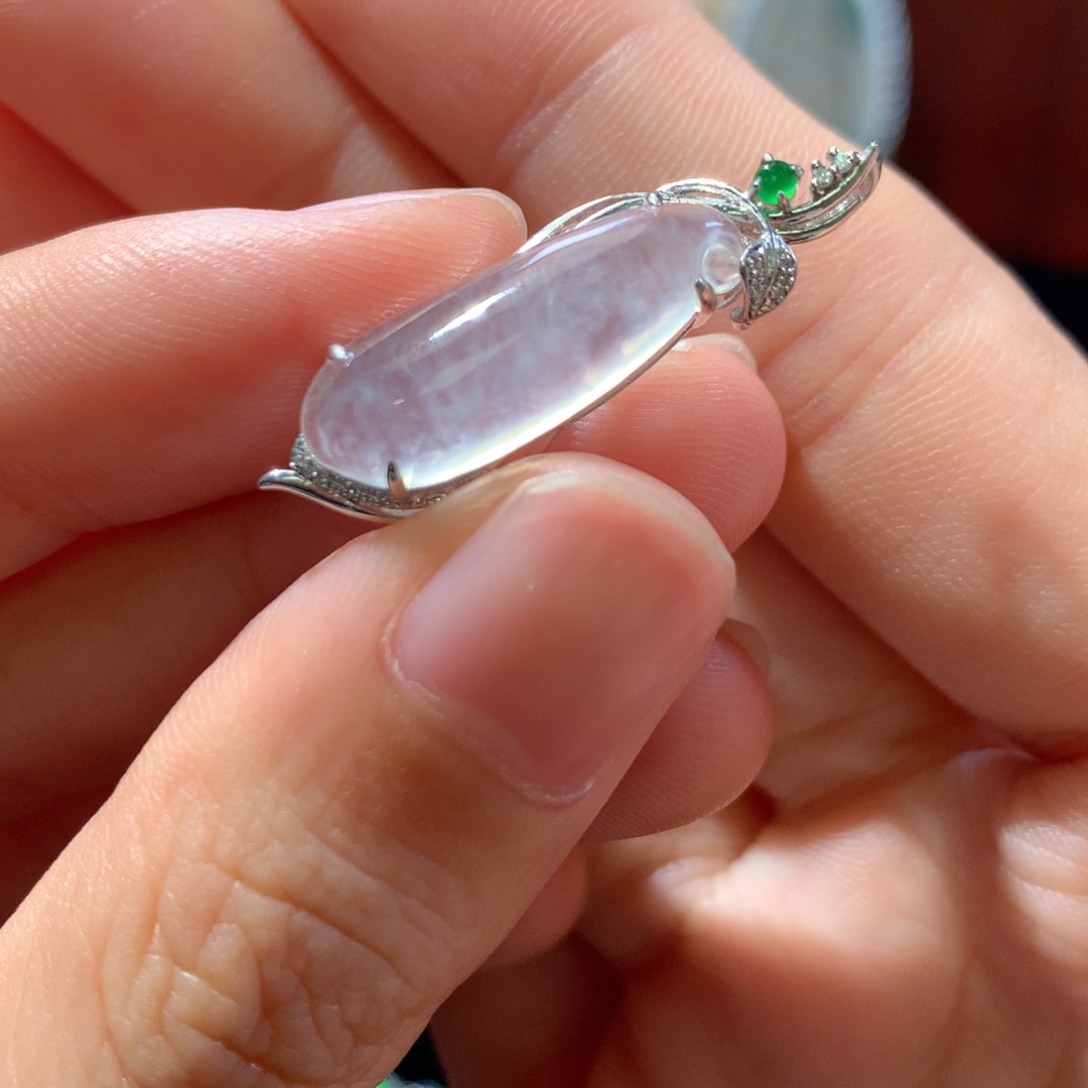 翡翠18K金镶嵌颈饰福瓜