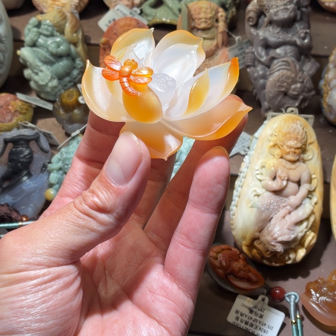 ℳ***এ石英质玉未镶嵌手持16