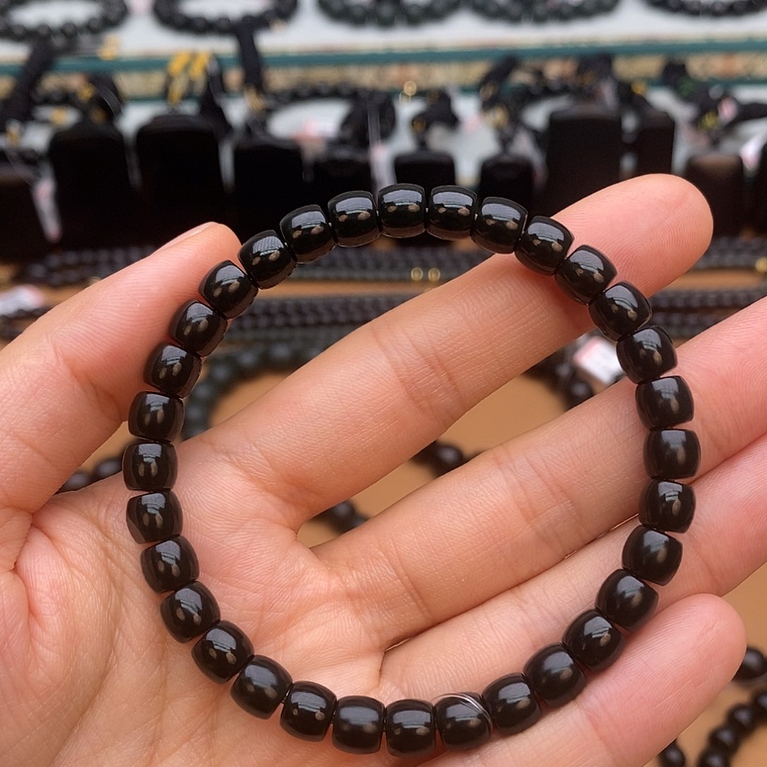 手链未镶嵌和田玉（青玉）迪****身