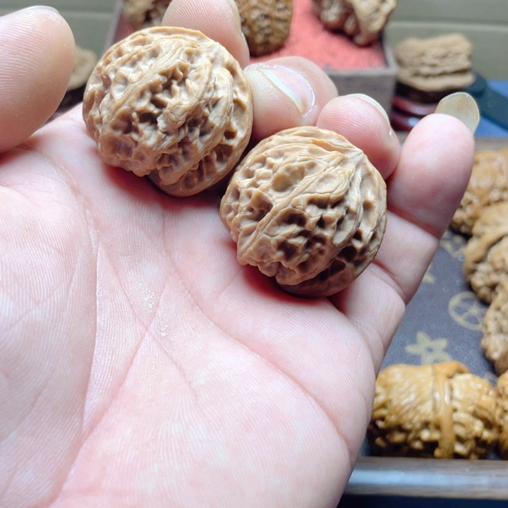 文玩核桃把件苹果园