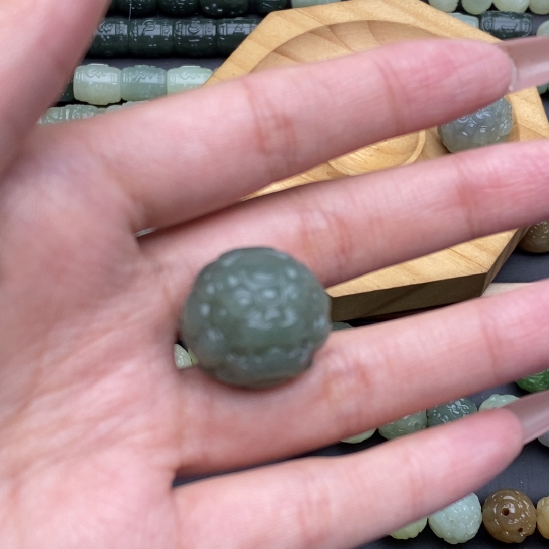 和田玉未镶嵌珠宝半成品