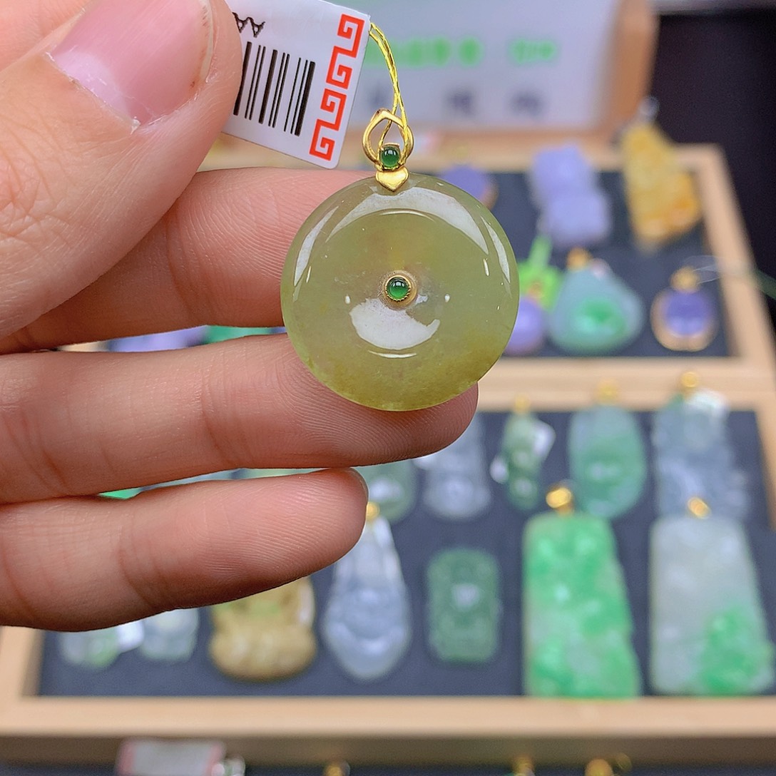 翡翠颈饰18K金镶嵌翡翠