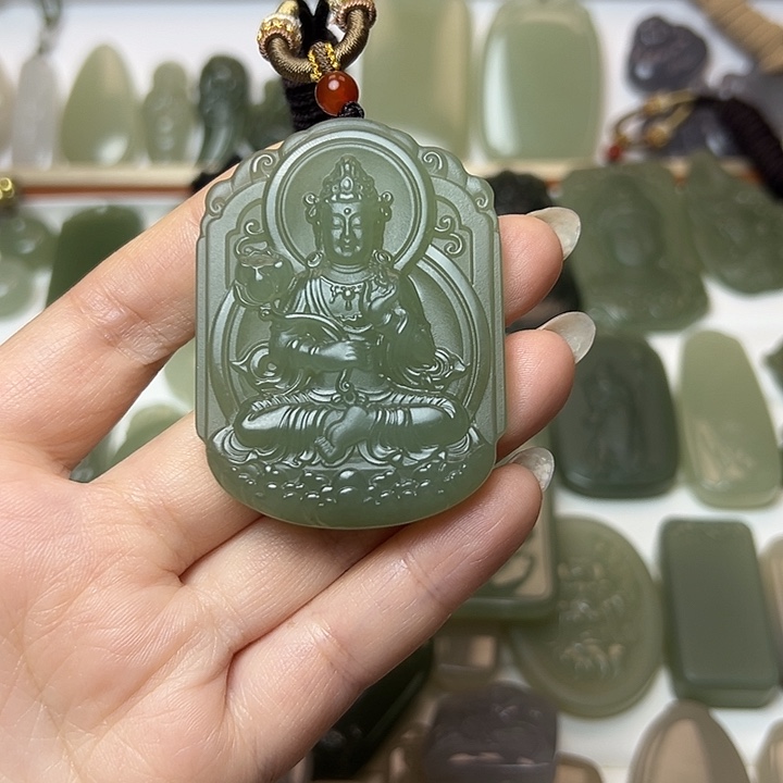 及***.和田玉未镶嵌颈饰