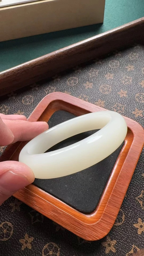 88青海羊指宽版手镯-发货多样性
