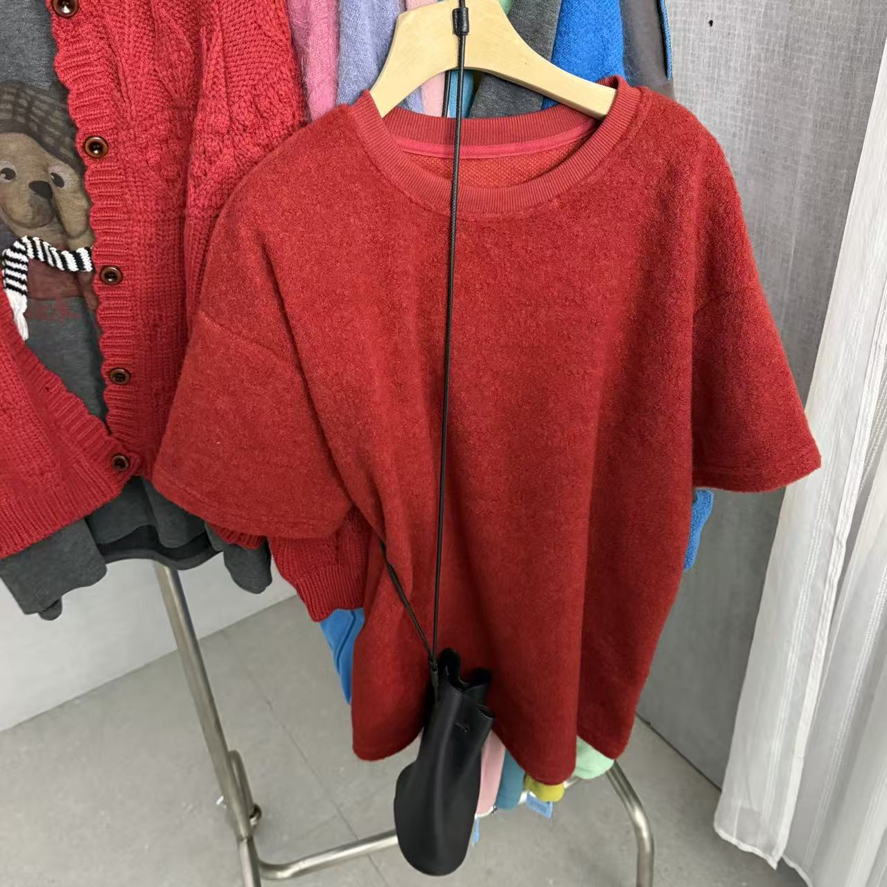 SISTERS【红红火火】红色毛感厚短袖