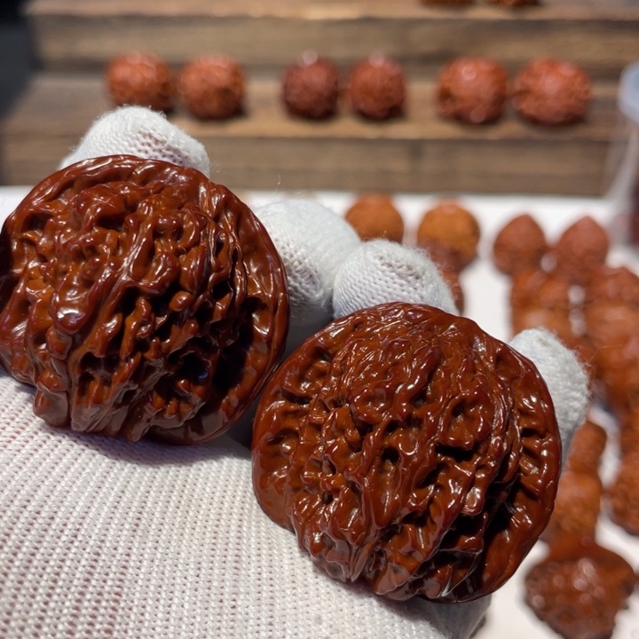 文玩核桃吊坠四座楼456.43.05