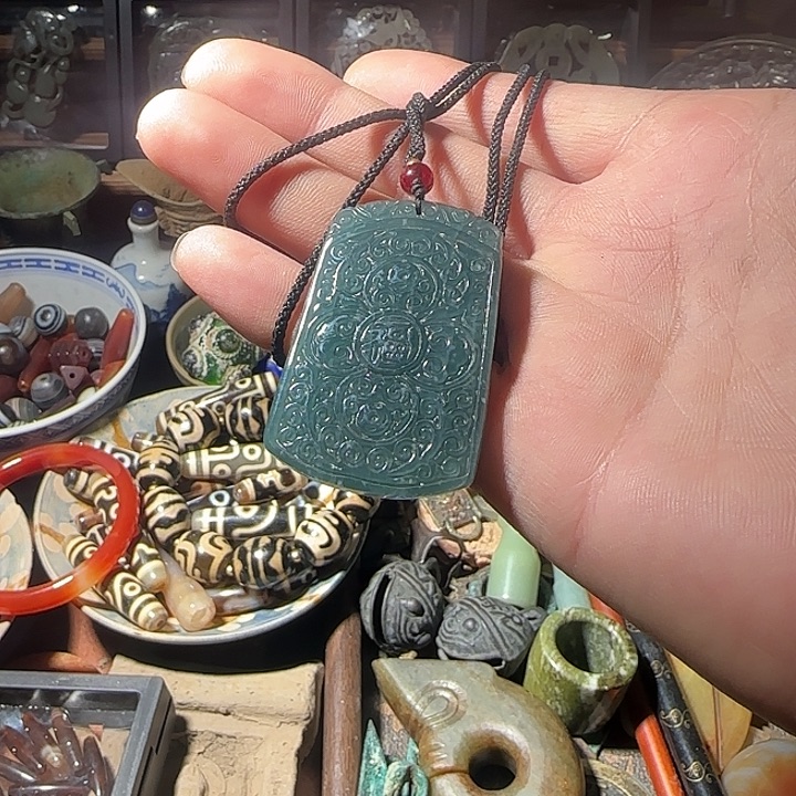 和田玉未镶嵌颈饰福字牌