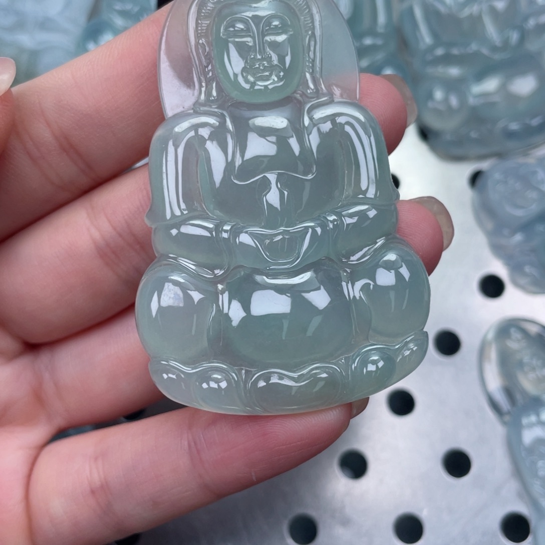 翡翠颈饰未镶嵌山**哥观音