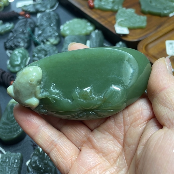 岫岩老玉（透闪石质玉）挂件未镶嵌