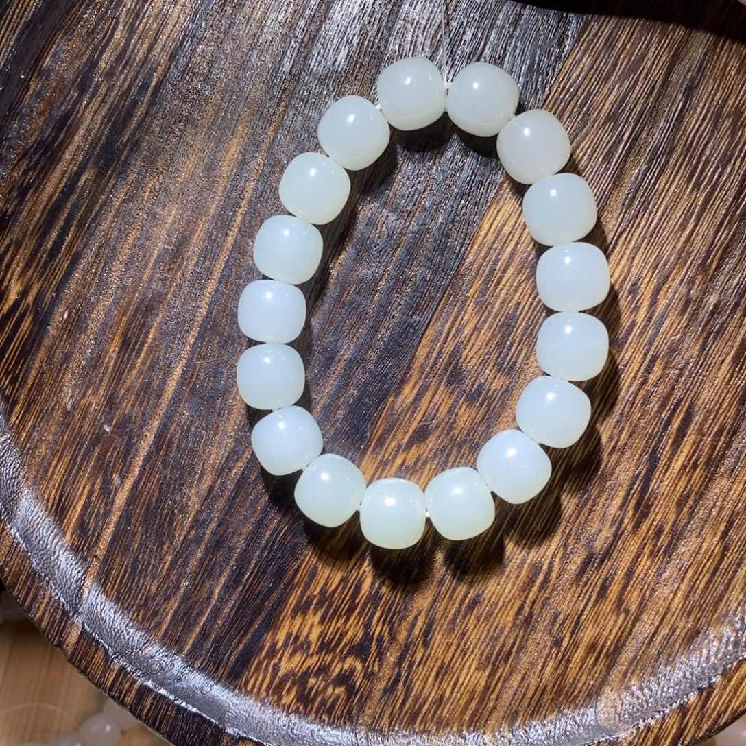 和田玉手串未镶嵌卡13老型微瑕