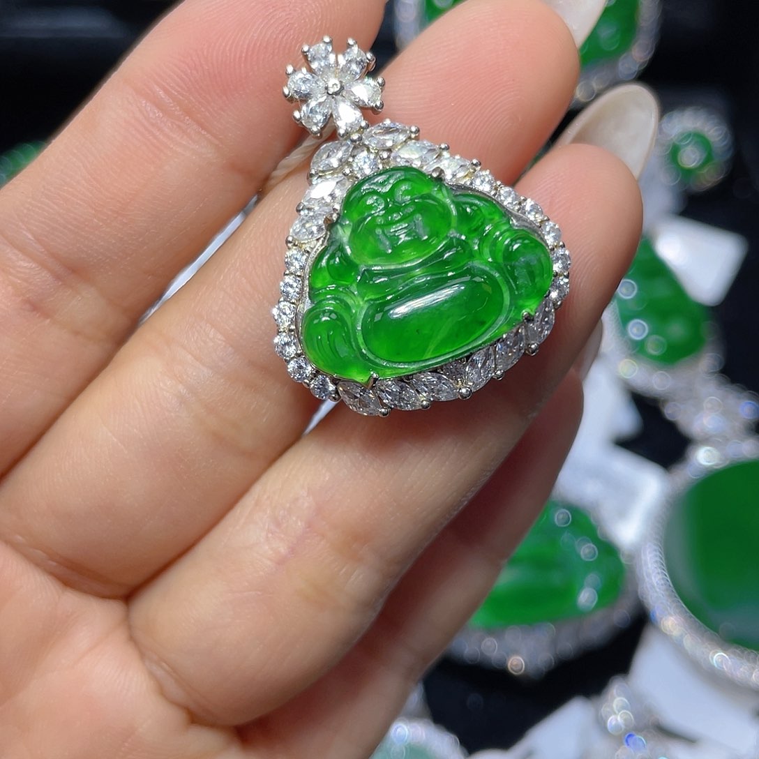 翡翠颈饰银S925镶嵌翡翠