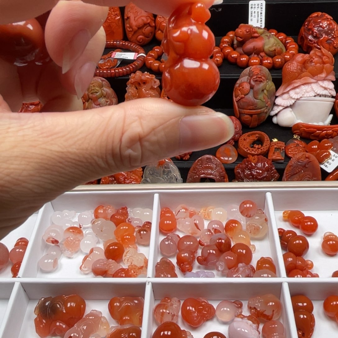 澄***r南红玛瑙未镶嵌冰红妖花葫芦