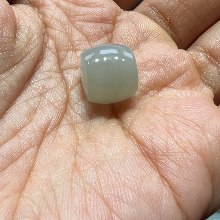 和田玉未镶嵌颈饰且末珠子