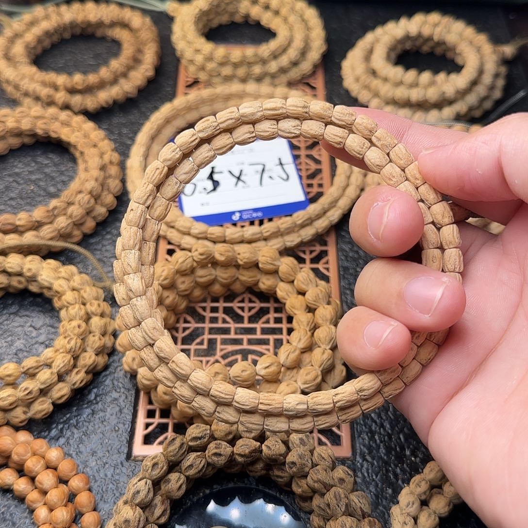 l***i吊坠柏香籽/百香籽