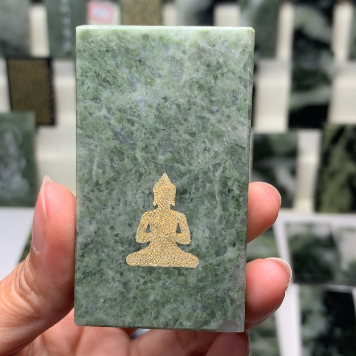 独山玉颈饰未镶嵌余**你