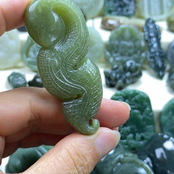 和田玉未镶嵌颈饰