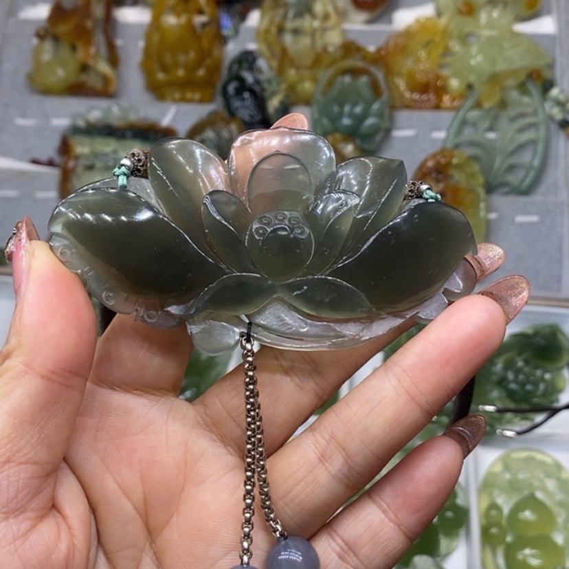 【闪购商品】蛇纹石玉颈饰未镶嵌