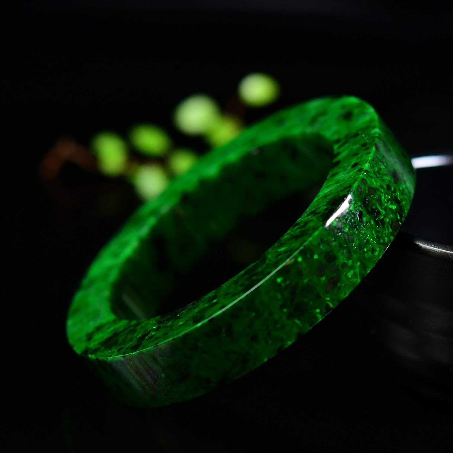 天然A货翡翠满辣绿花青轮胎版手镯可以扩圈53圈口