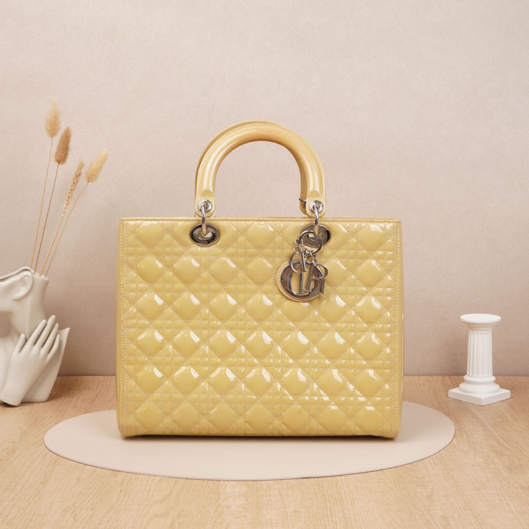 95新 DIOR/迪奥 戴妃包七格大号浅黄色漆皮DS022760
