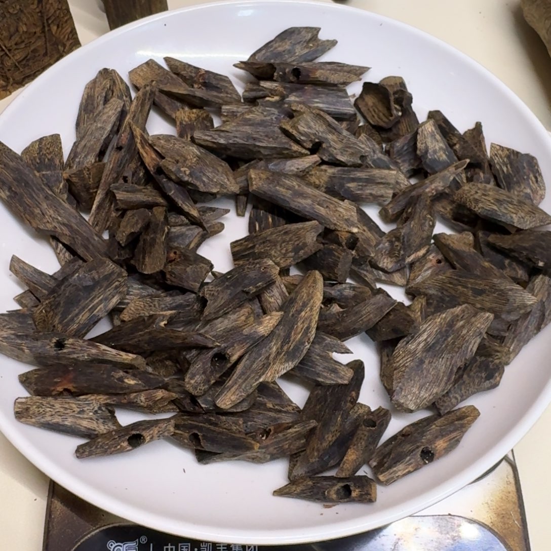 沉香碎屑沉香张勺子高端块料132克