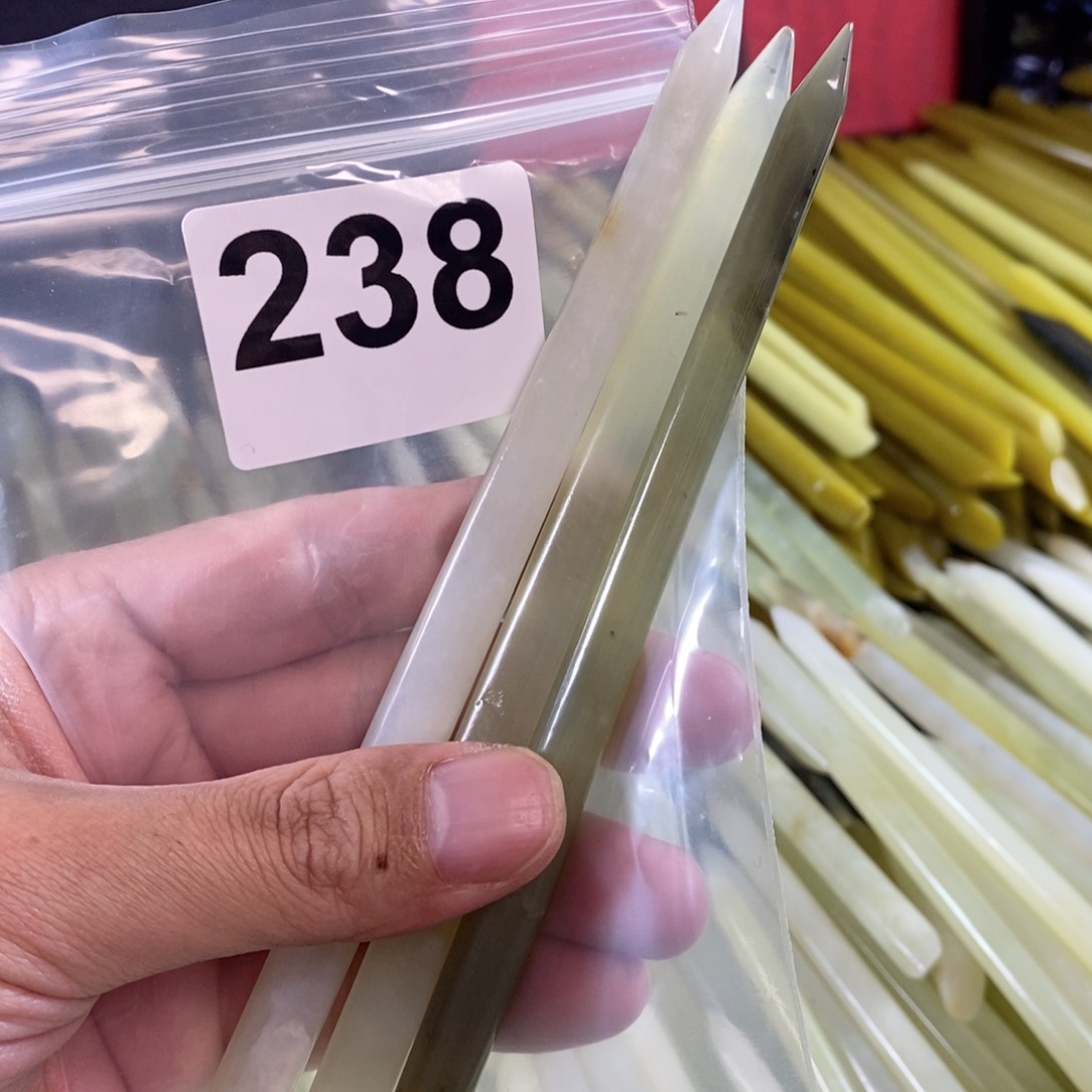 未镶嵌蛇纹石玉发簪魚*?