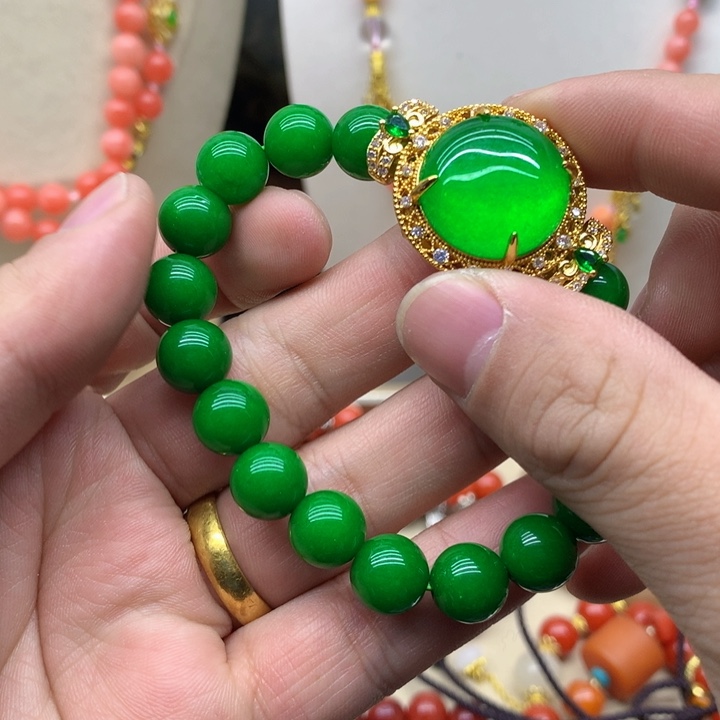 翡翠颈饰未镶嵌吊坠