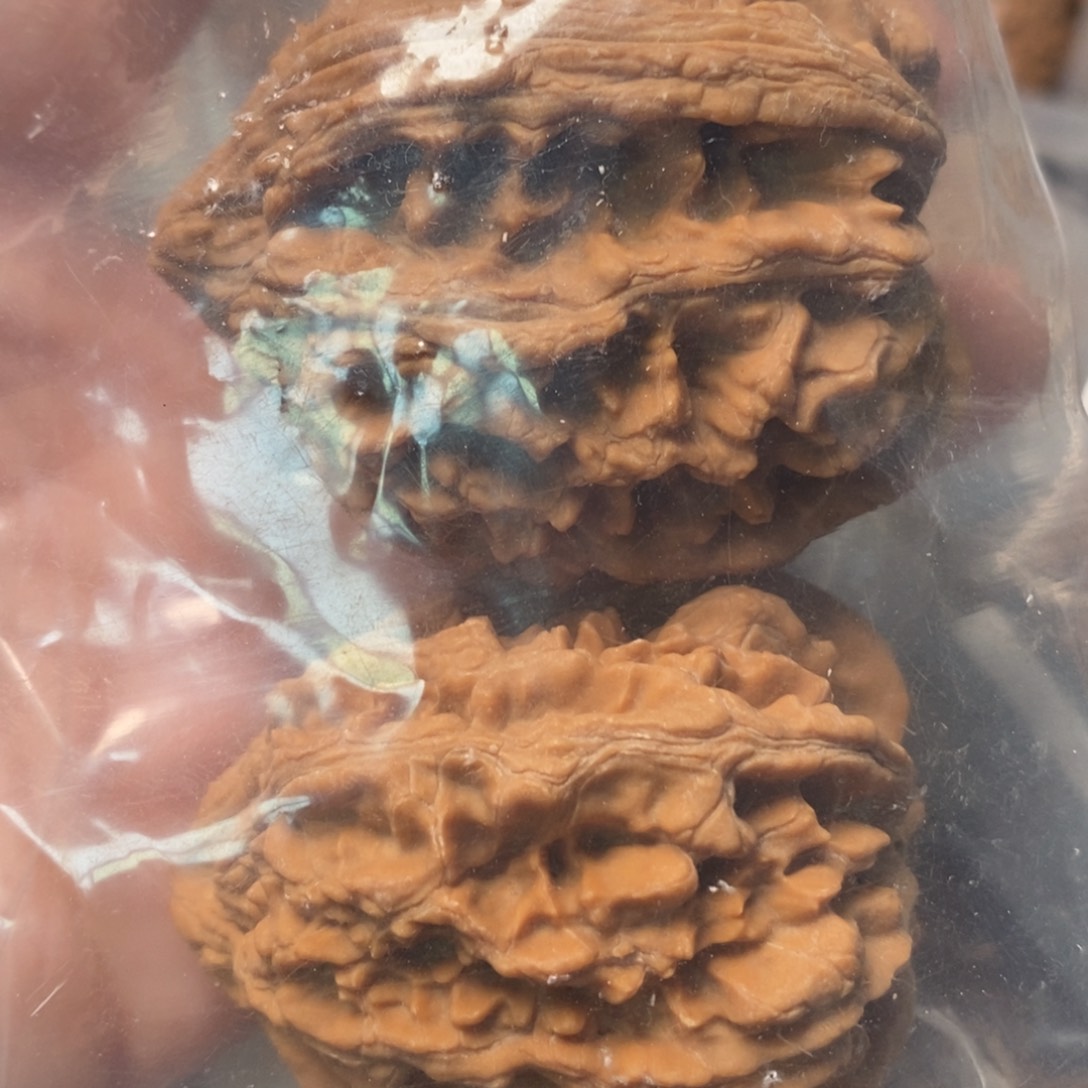 文玩核桃吊坠金*玉大沽石