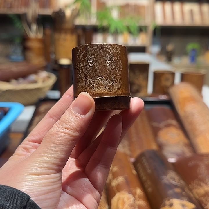 西***海老煤竹手工雕刻精品盖置