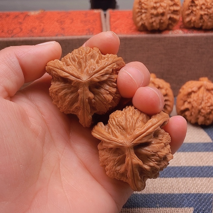 吊坠文玩核桃秋*、三棱