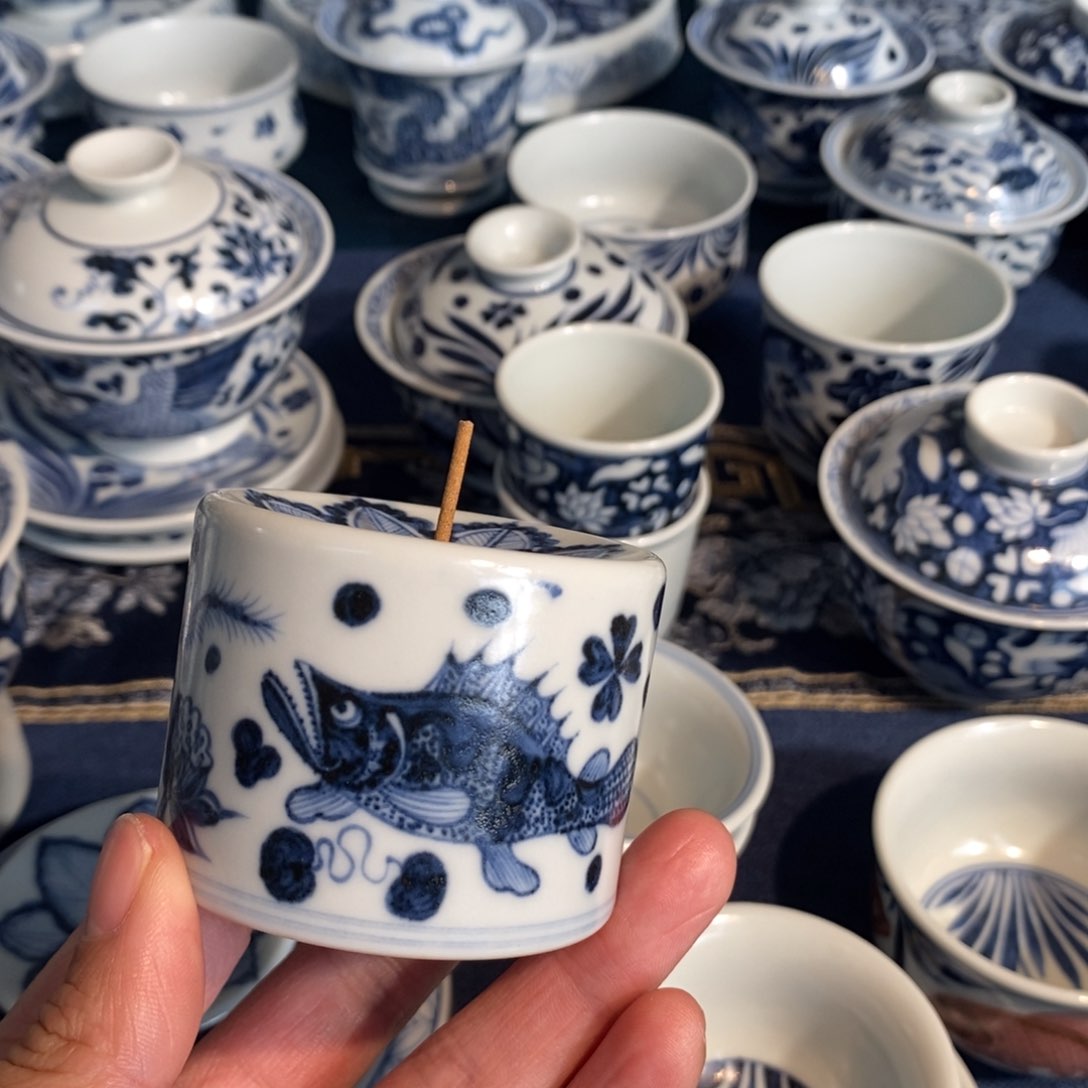 Y****）景德镇手工手绘茶具 有青花点