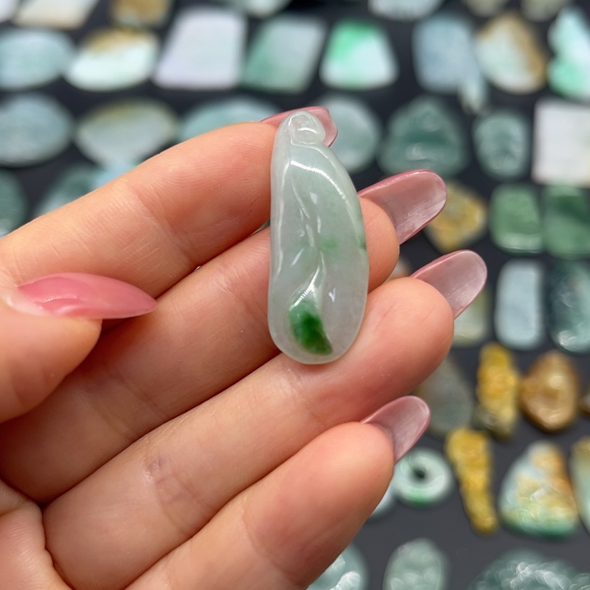 【闪购商品】翡翠颈饰未镶嵌玉兰花