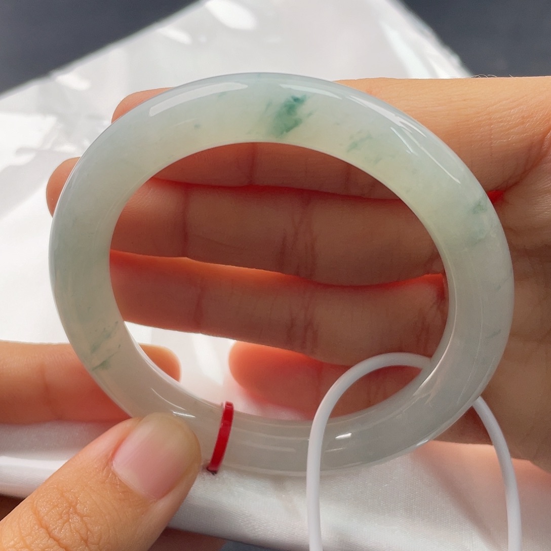 翡翠未镶嵌手镯（圆镯）53圈