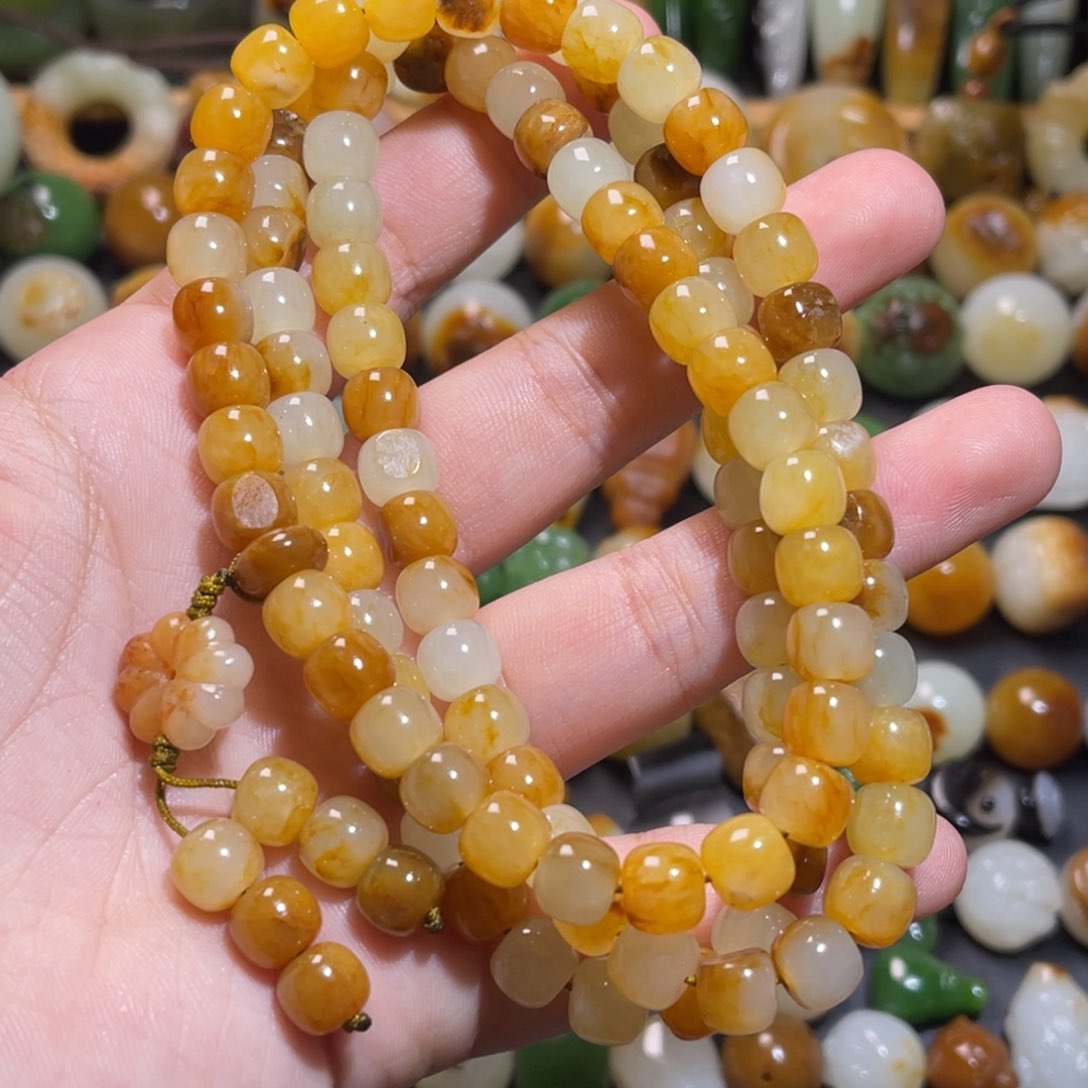 和田玉配饰未镶嵌油**叔