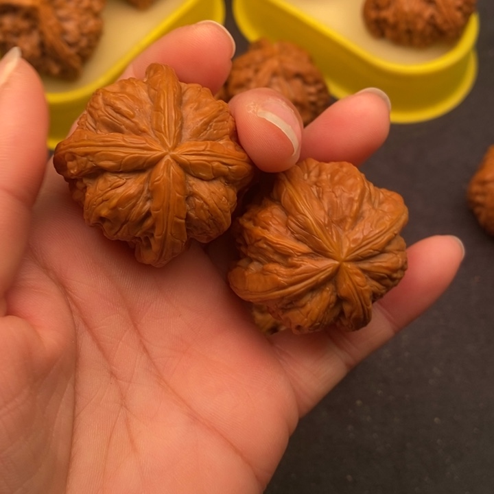 把件文玩核桃吴**?